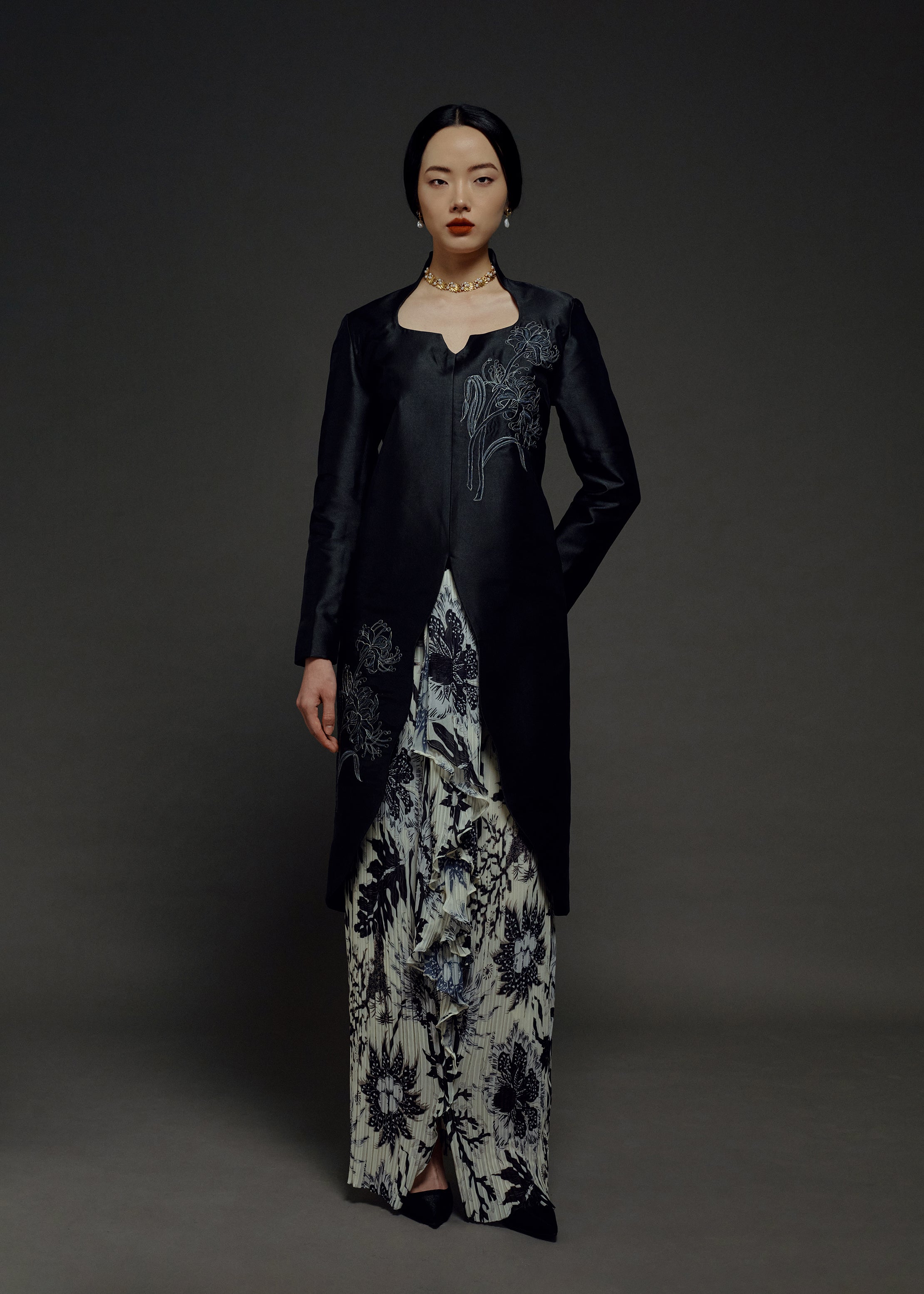 EMBROIDERED LONG KEBAYA PLEATED SET (PRE-ORDER)