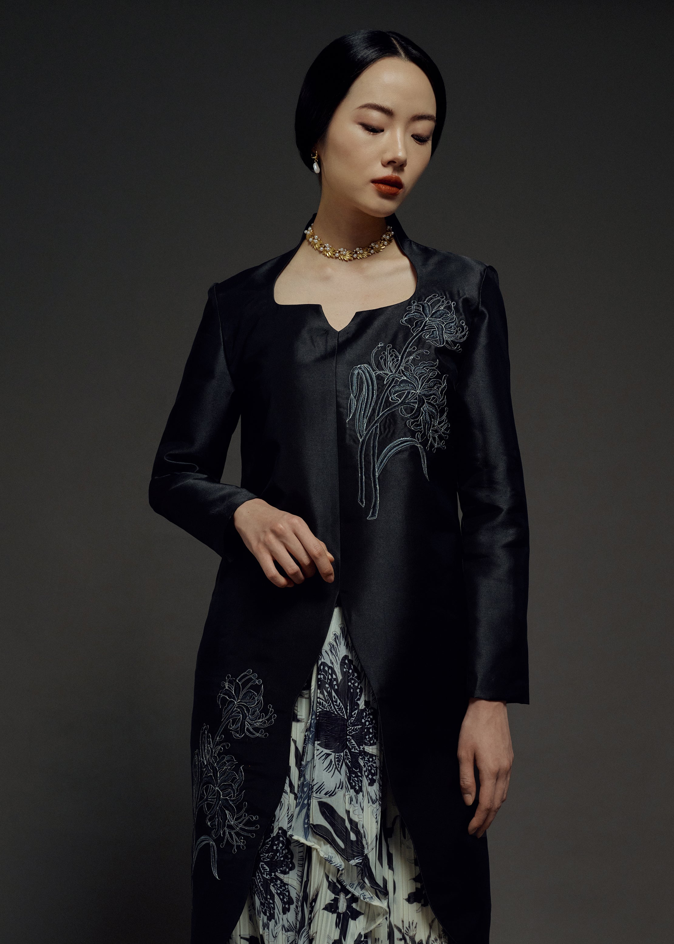 EMBROIDERED LONG KEBAYA PLEATED SET (PRE-ORDER)