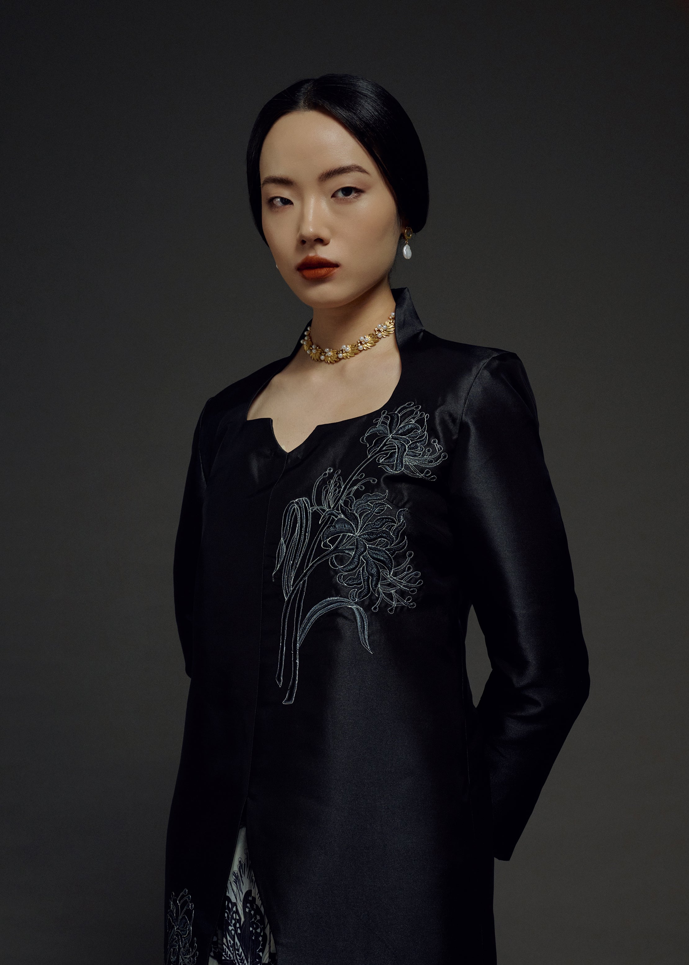 EMBROIDERED LONG KEBAYA PLEATED SET (PRE-ORDER)