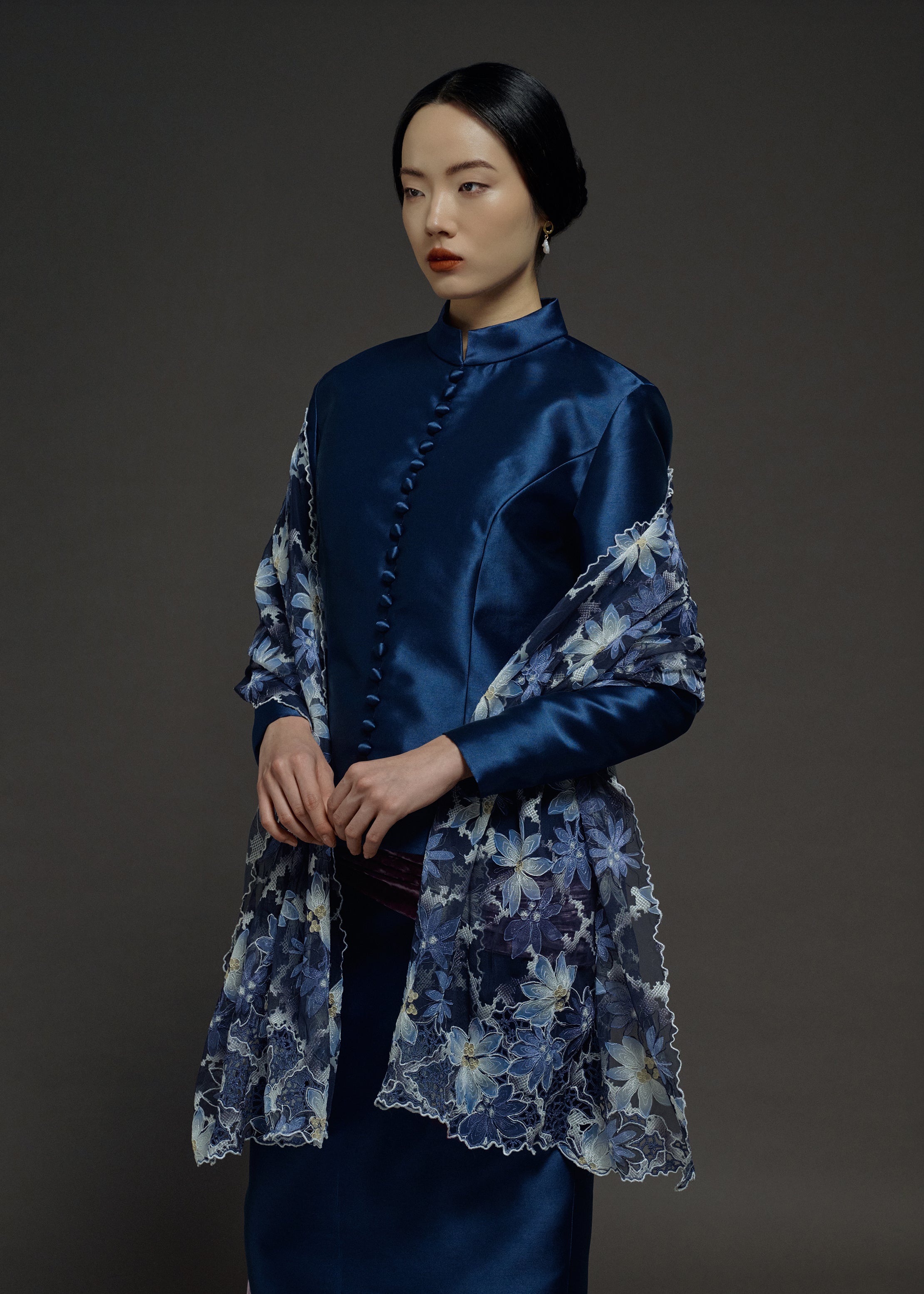 EMBROIDERED LACE SCARF IN MIDNIGHT (PRE-ORDER)