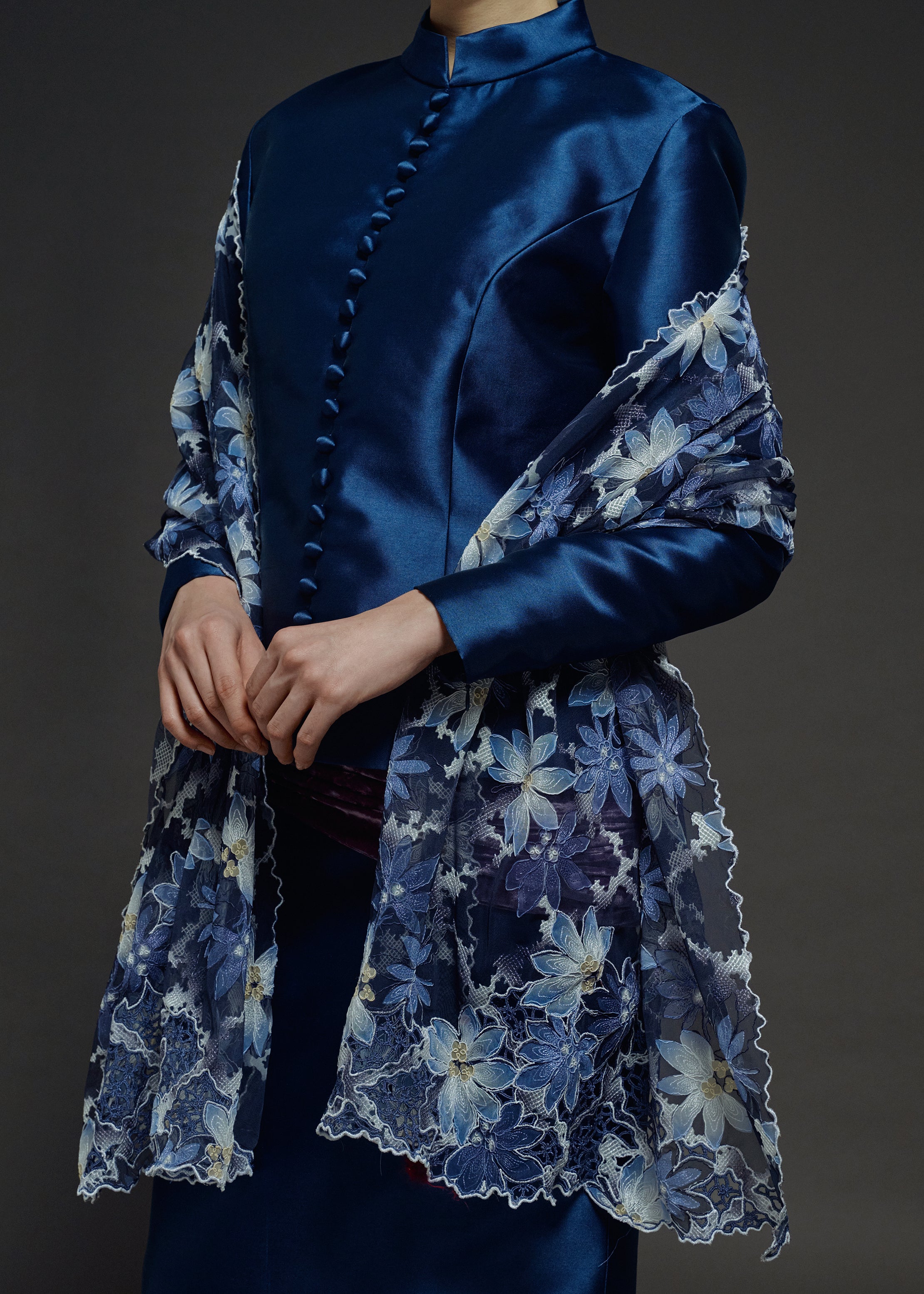 EMBROIDERED LACE SCARF IN MIDNIGHT (PRE-ORDER)