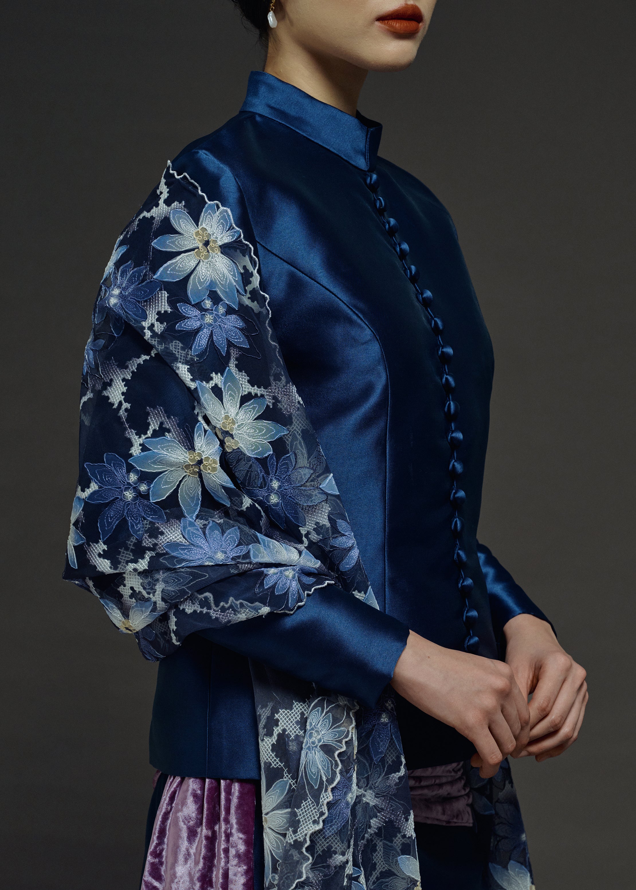 EMBROIDERED LACE SCARF IN MIDNIGHT (PRE-ORDER)