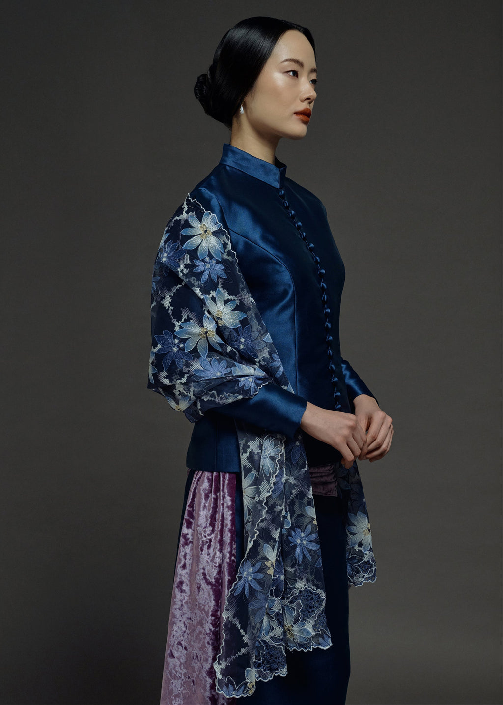 EMBROIDERED LACE SCARF IN MIDNIGHT (PRE-ORDER)