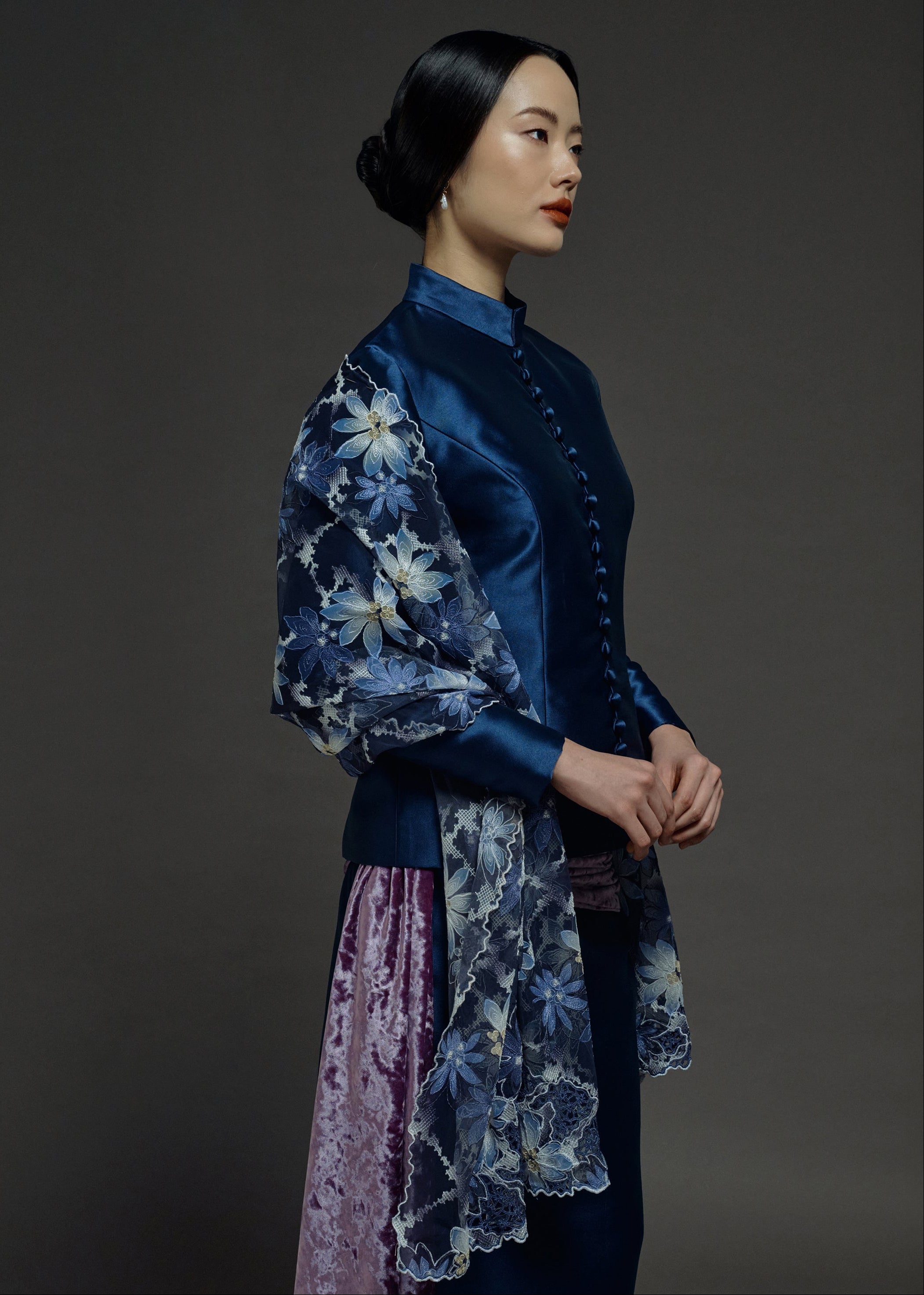 EMBROIDERED LACE SCARF IN MIDNIGHT (PRE-ORDER)