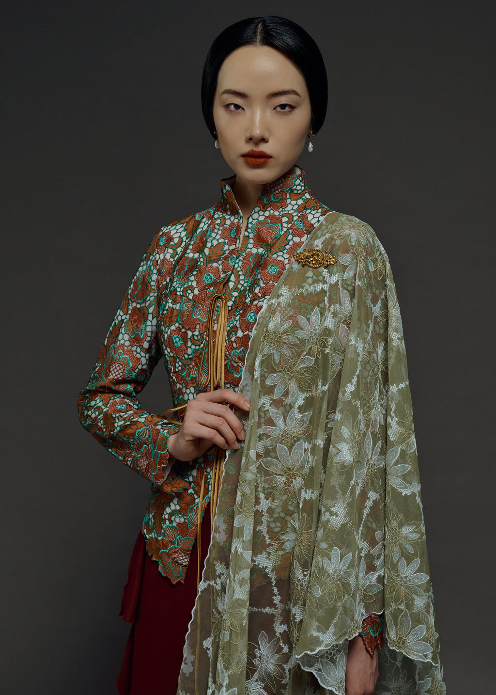 EMBROIDERED LACE SCARF IN CHARTREUSE (PRE-ORDER)