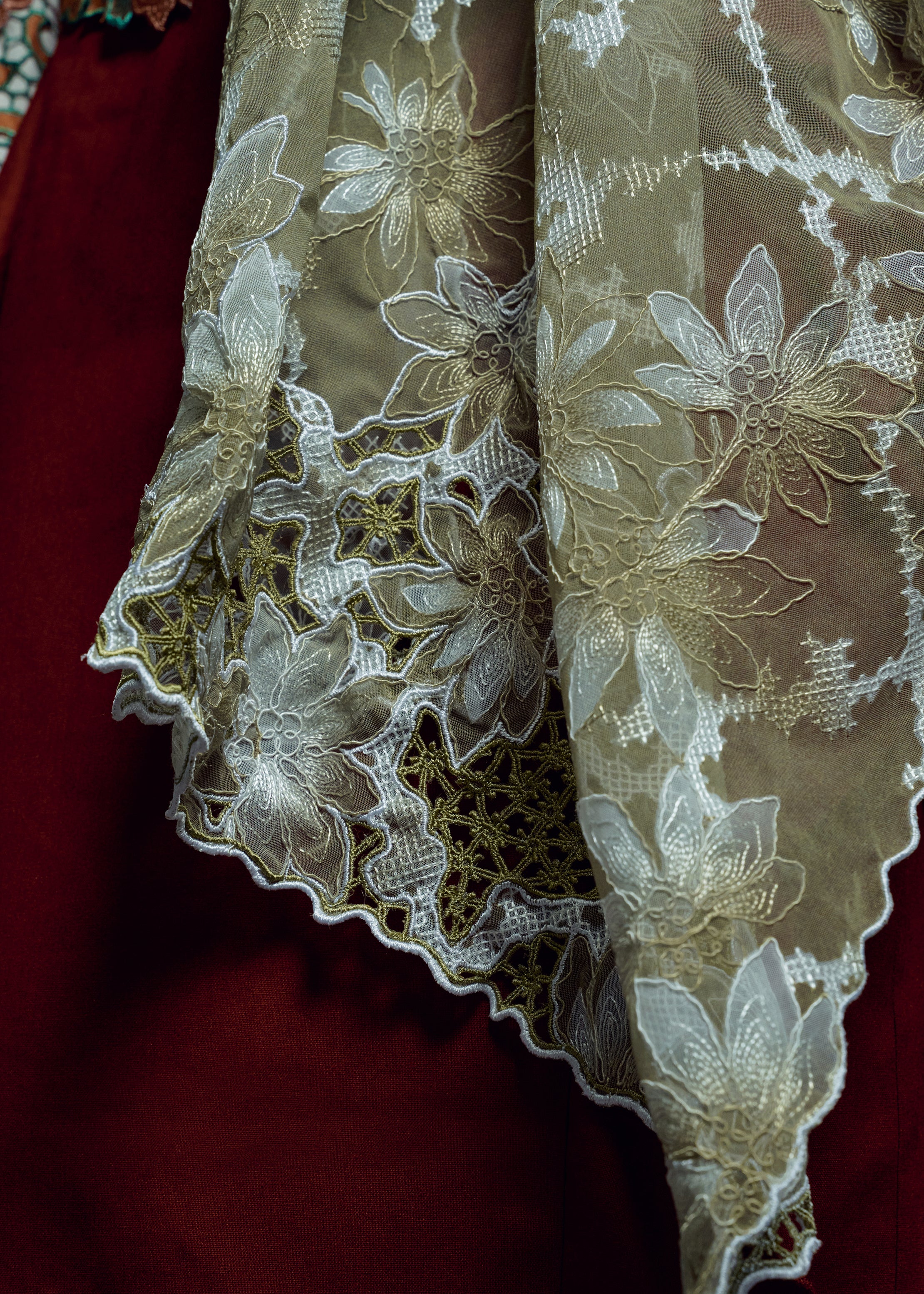 EMBROIDERED LACE SCARF IN CHARTREUSE (PRE-ORDER)