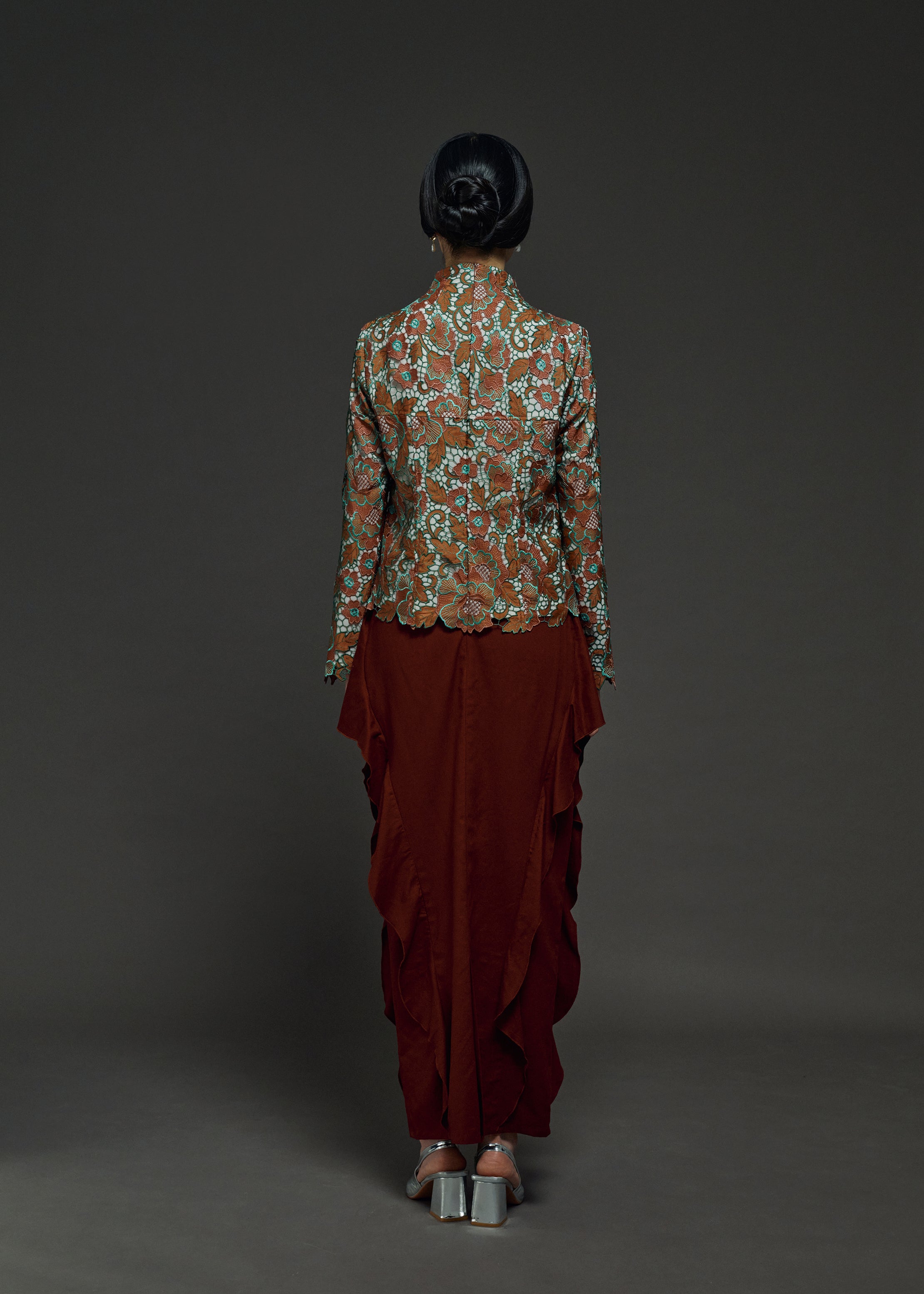 NYONYA LACED KEBAYA (PRE-ORDER)