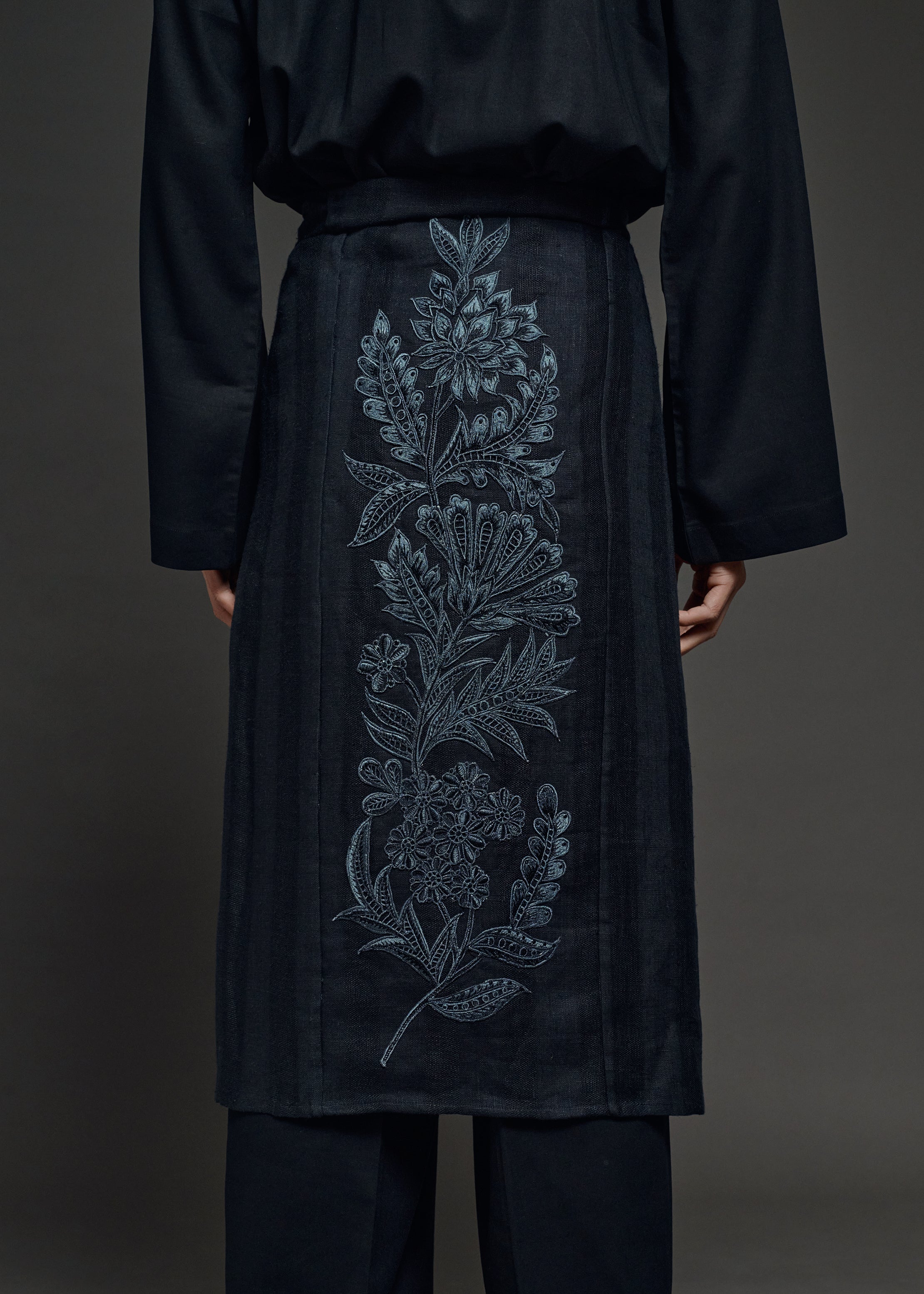 SULAM HALUS SAMPIN IN BLACK (PRE-ORDER)