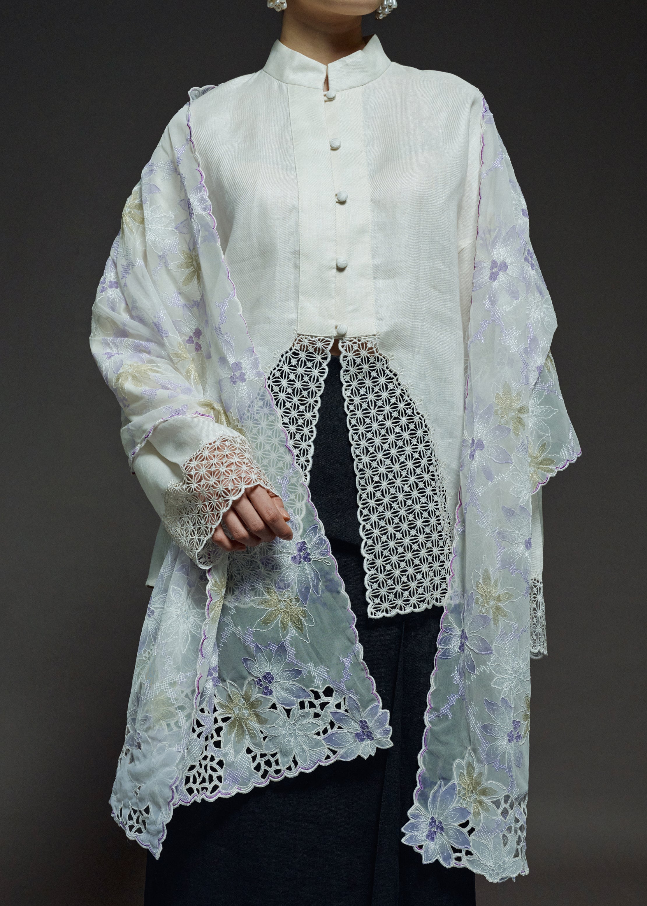 EMBROIDERED LACE SCARF IN LAVENDER (PRE-ORDER)