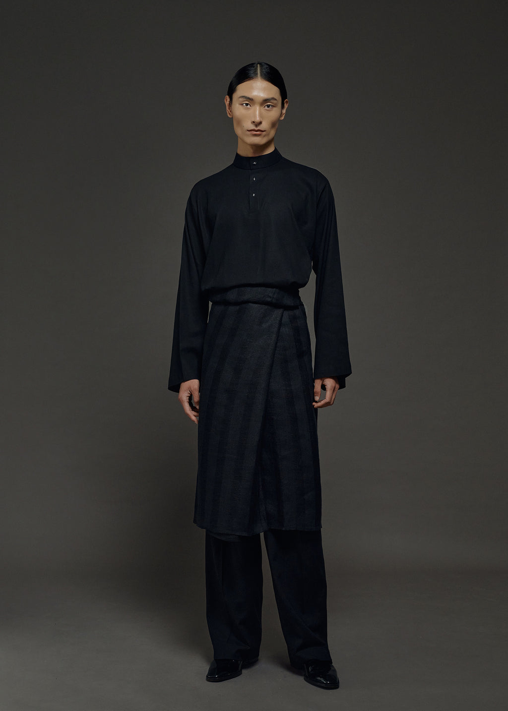 SULAM HALUS SAMPIN IN BLACK (PRE-ORDER)