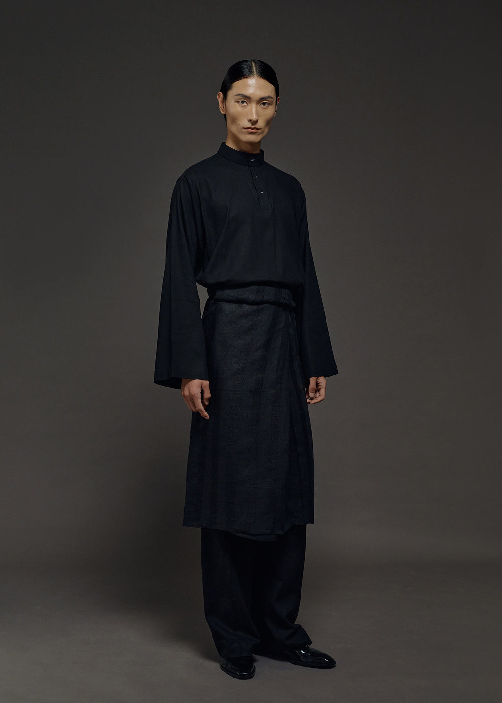 SULAM HALUS SAMPIN IN BLACK (PRE-ORDER)