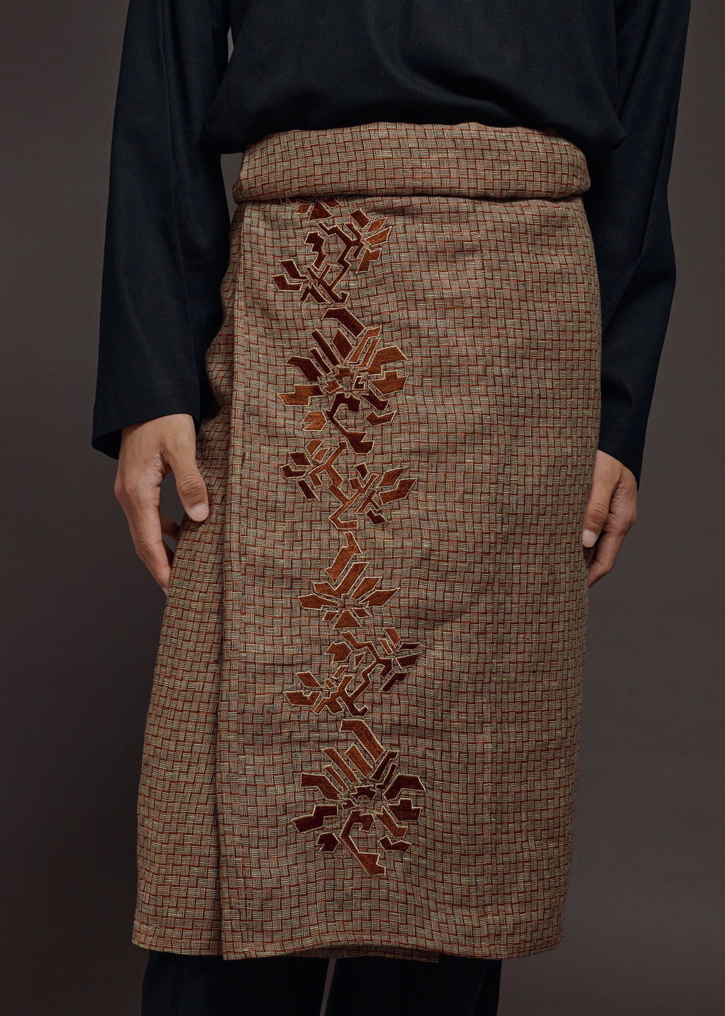 ANYAM GARIS SAMPIN IN COPPERWOOD (PRE-ORDER)
