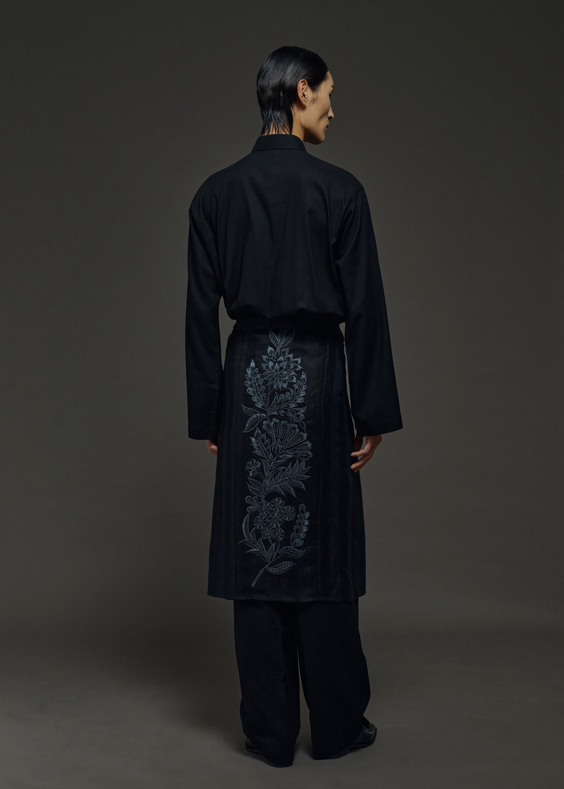 SULAM HALUS SAMPIN IN BLACK (PRE-ORDER)